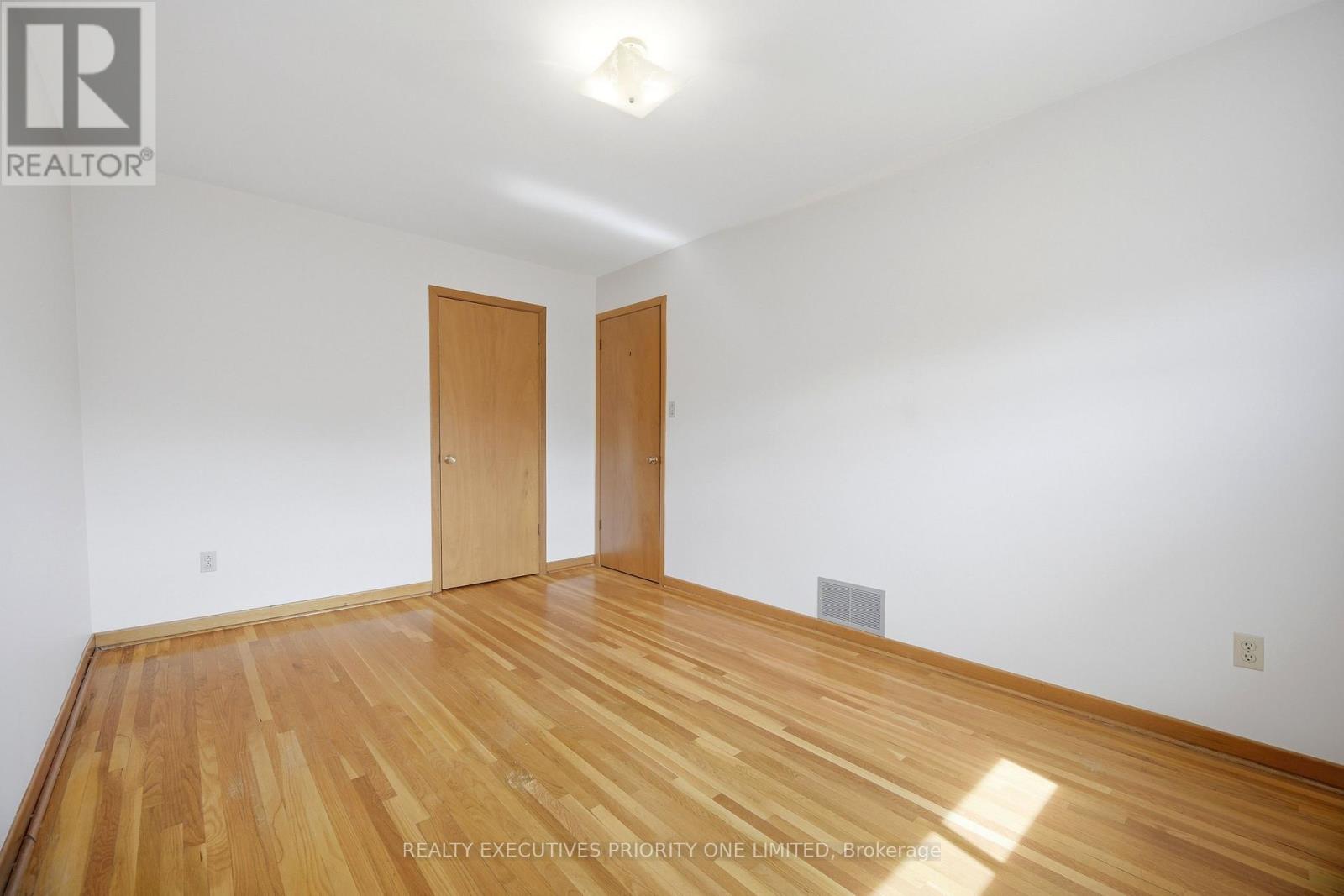 121 Cabana Drive, Toronto, Ontario  M9L 1L1 - Photo 20 - W13159724