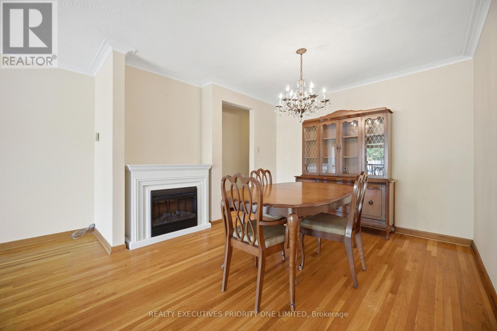 121 Cabana Drive, Toronto, Ontario  M9L 1L1 - Photo 9 - W13159724