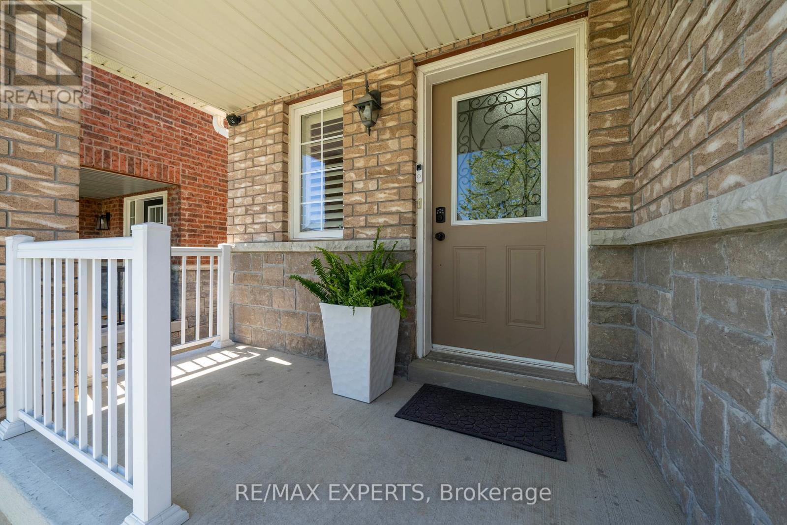 18 Armstrong Crescent, Bradford West Gwillimbury, Ontario  L3Z 0L1 - Photo 3 - N13162644