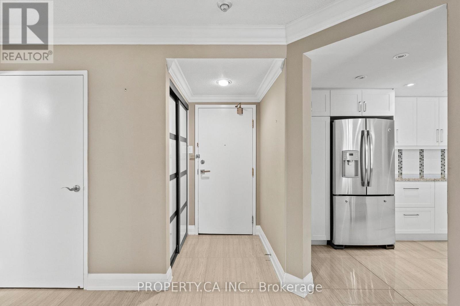 101 - 7601 Bathurst Street, Vaughan, Ontario L4J 4H5 - Photo 3 - N13162734