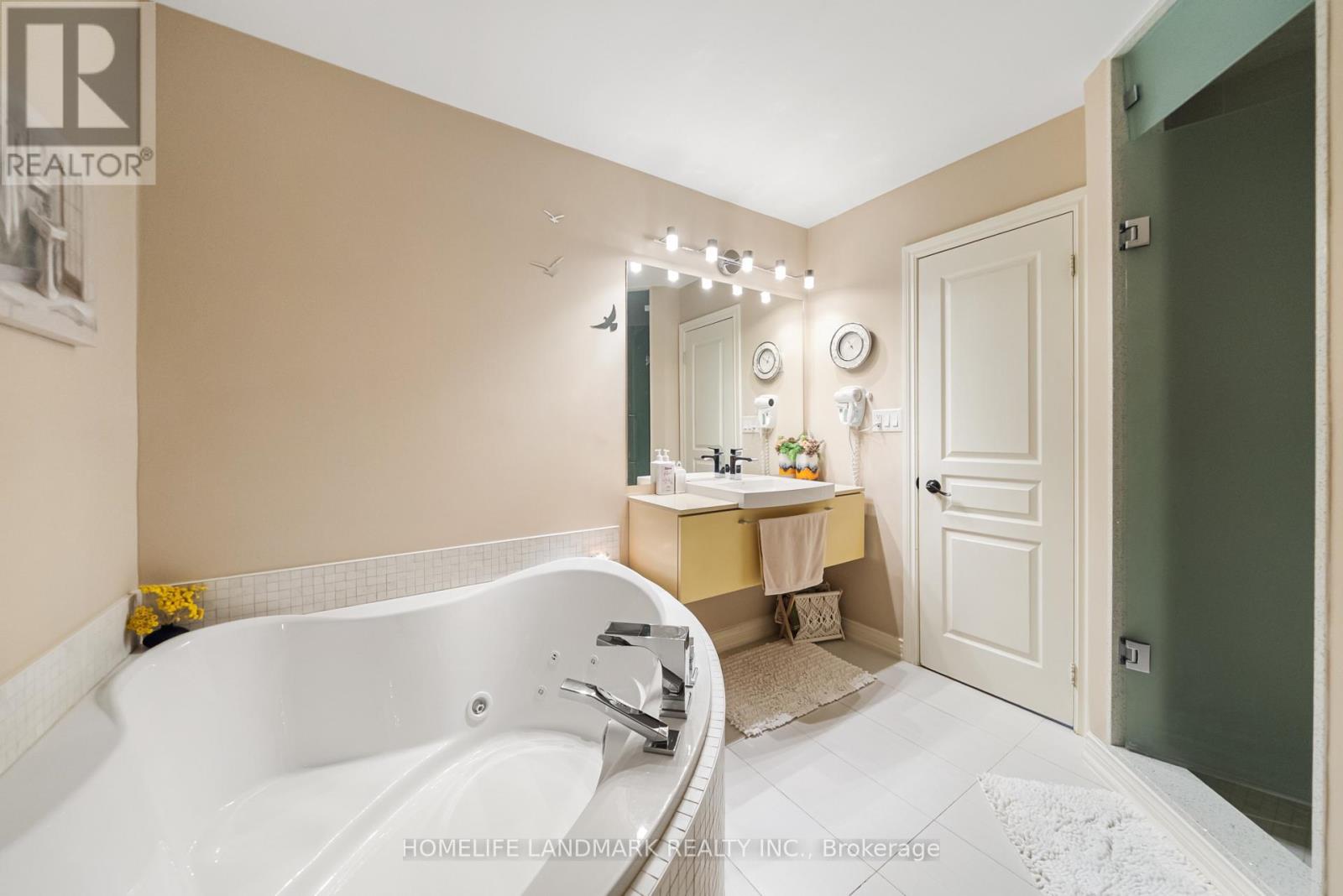 53 Bloomgate Crescent, Richmond Hill, Ontario  L4E 4E2 - Photo 19 - N13162752