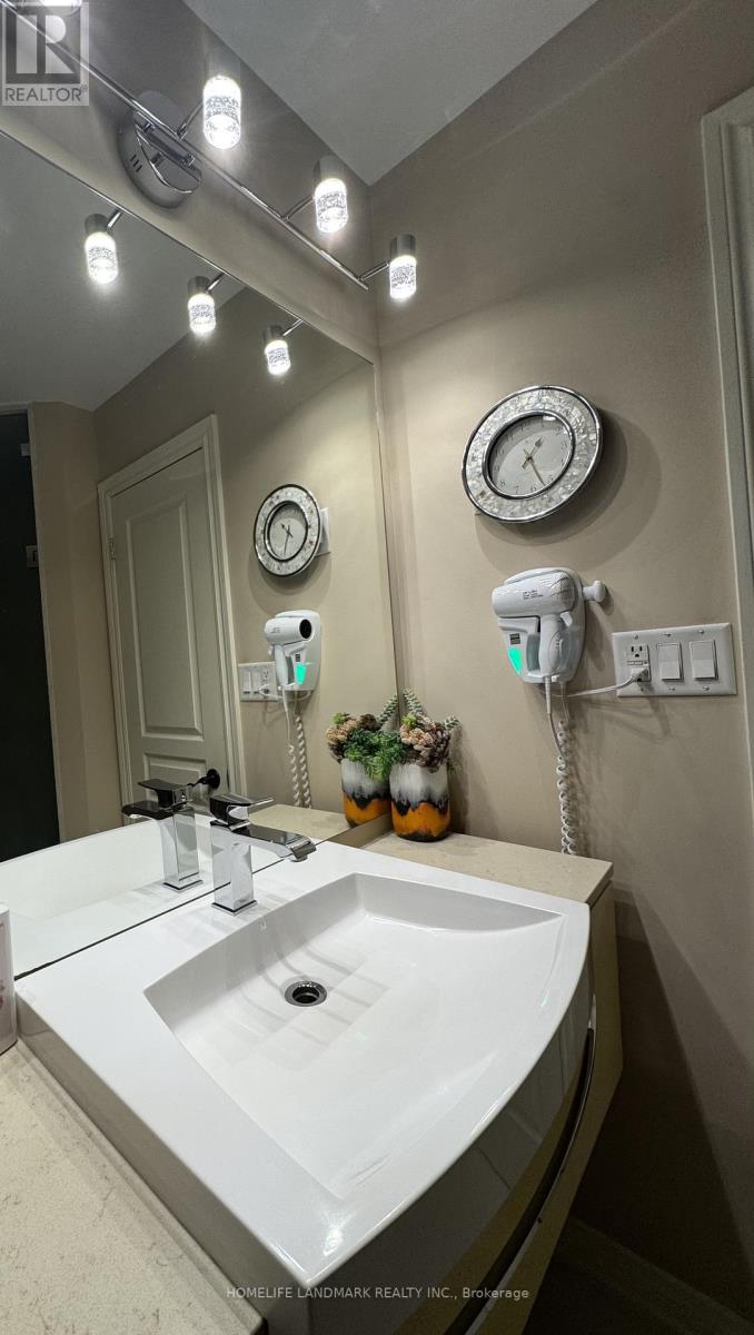 53 Bloomgate Crescent, Richmond Hill, Ontario  L4E 4E2 - Photo 29 - N13162752