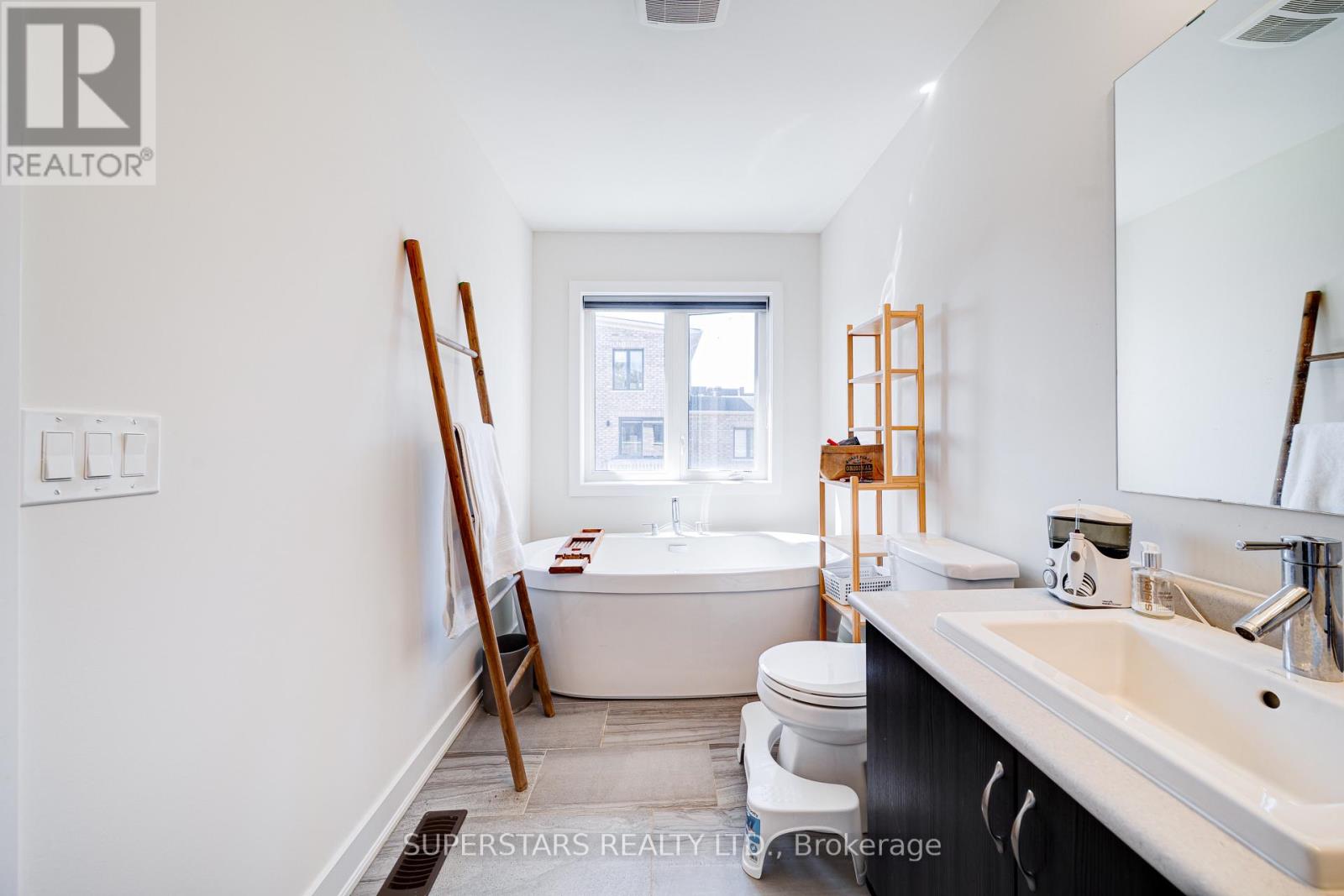 5 Haas Avenue, Richmond Hill, Ontario  L4E 1C4 - Photo 15 - N13162946