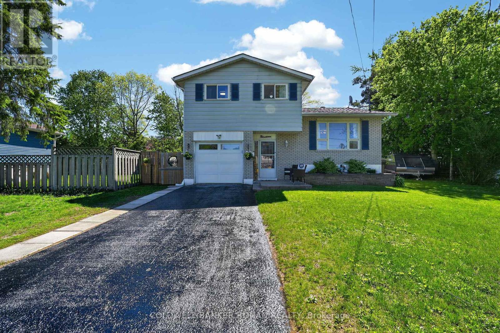 19 LARKDALE CRESCENT, essa (angus), Ontario