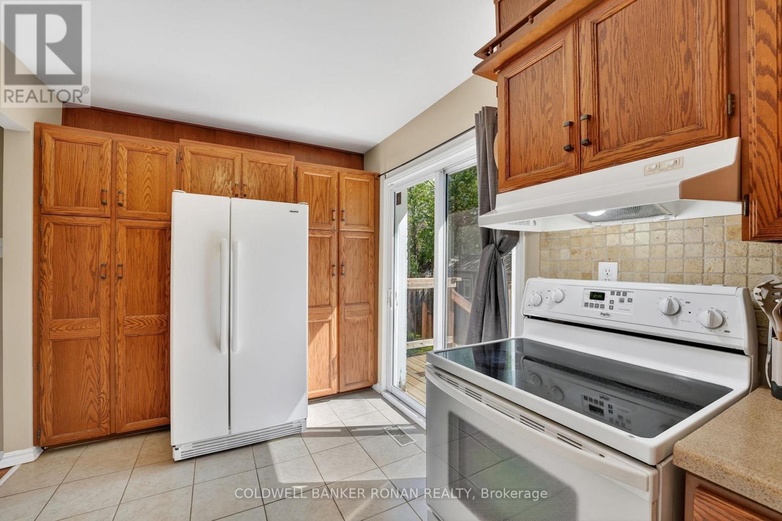 19 Larkdale Crescent, Essa (Angus), Ontario  L0M 1B0 - Photo 18 - N13162960