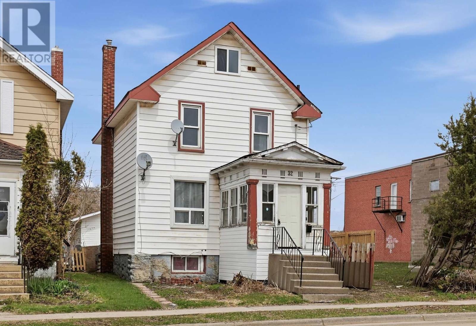 32 Cathcart St, Sault Ste. Marie, Ontario  P6A 1E1 - Photo 2 - SM261111