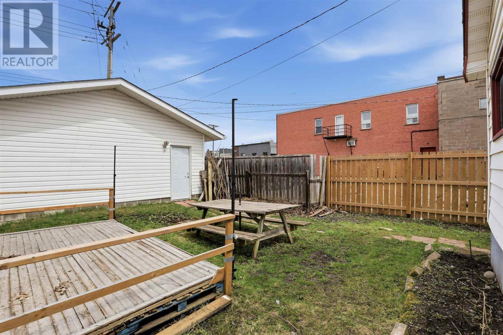 32 Cathcart St, Sault Ste. Marie, Ontario  P6A 1E1 - Photo 26 - SM261111