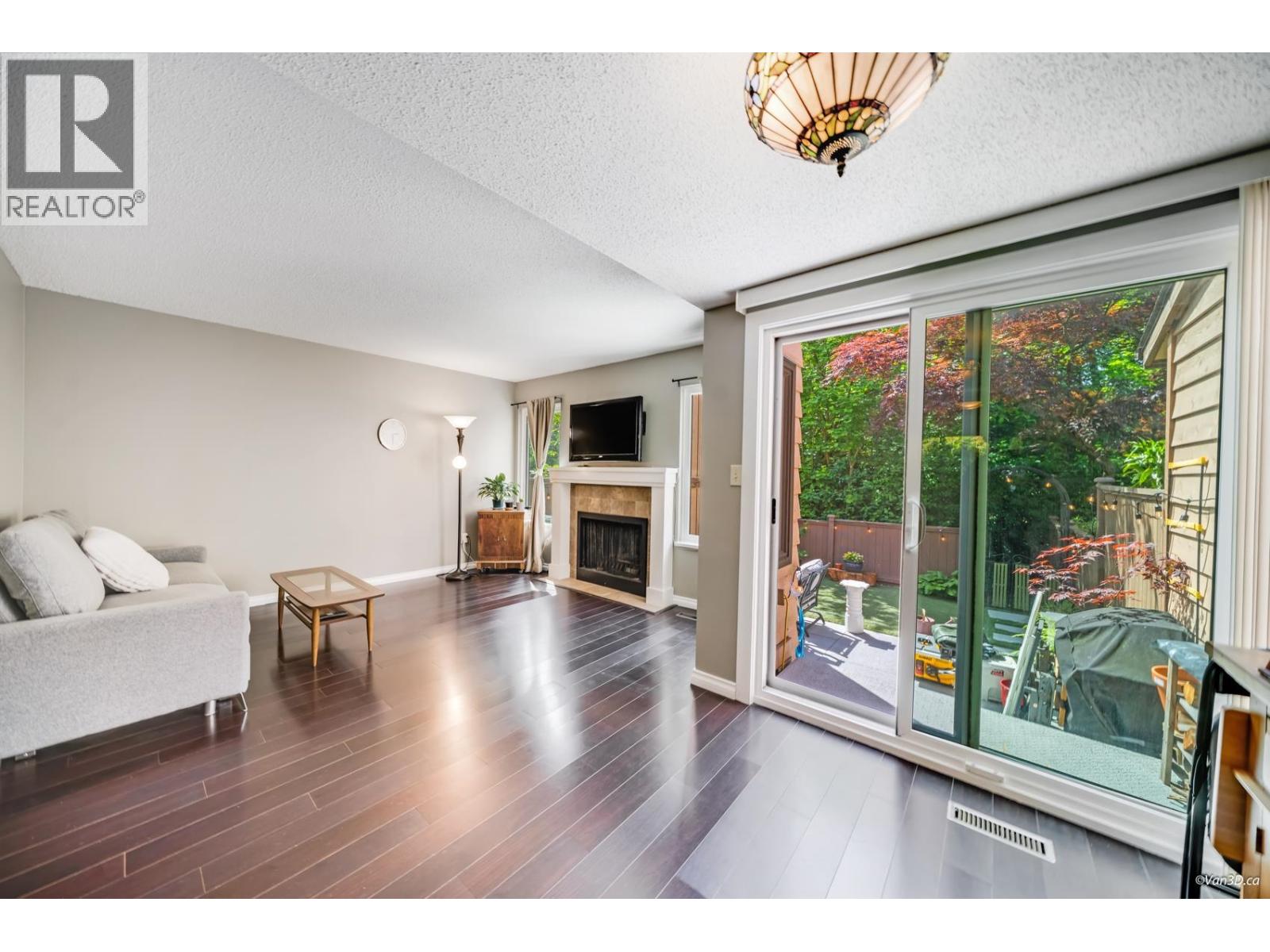 4253 Birchwood Crescent, Burnaby, British Columbia  V5G 4E6 - Photo 13 - R3124935