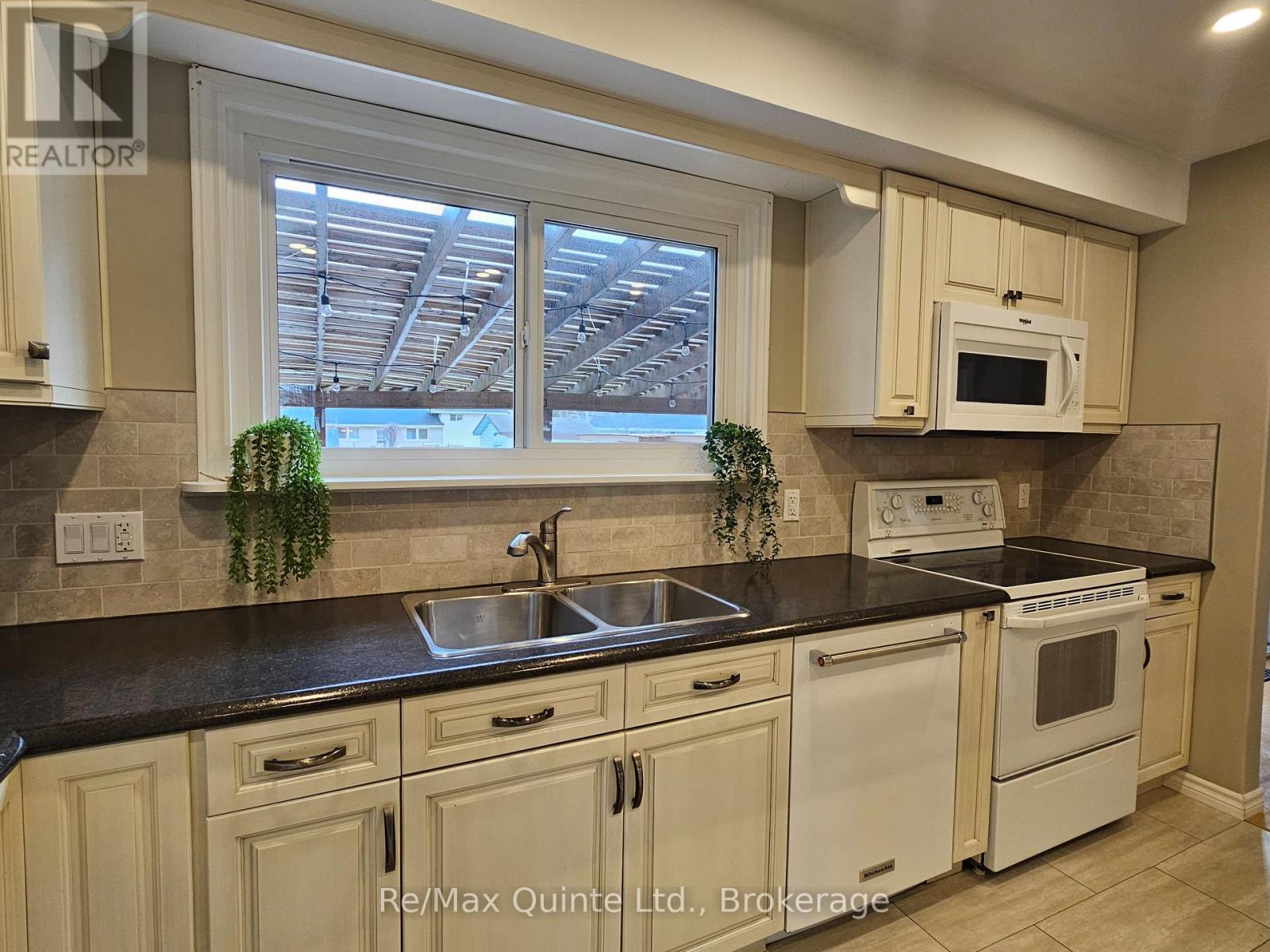 12 Philip Street, Prince Edward County, Ontario  K0K 2T0 - Photo 14 - X13163076