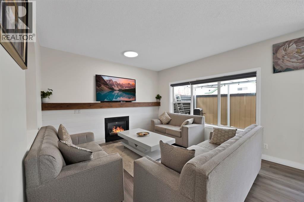 2386 Fairways Circle NW, Airdrie, Alberta  T4B 2W9 - Photo 5 - A2308363