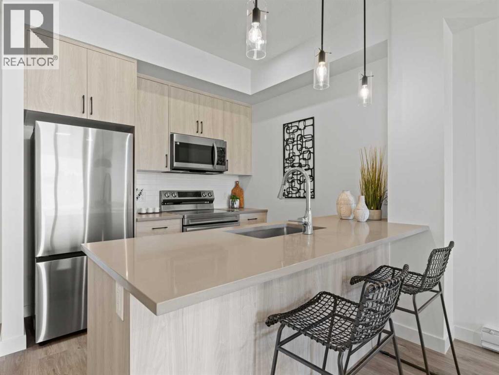 A109, 2026 81 Street SW, Calgary, Alberta  T3H 3V9 - Photo 2 - A2313184