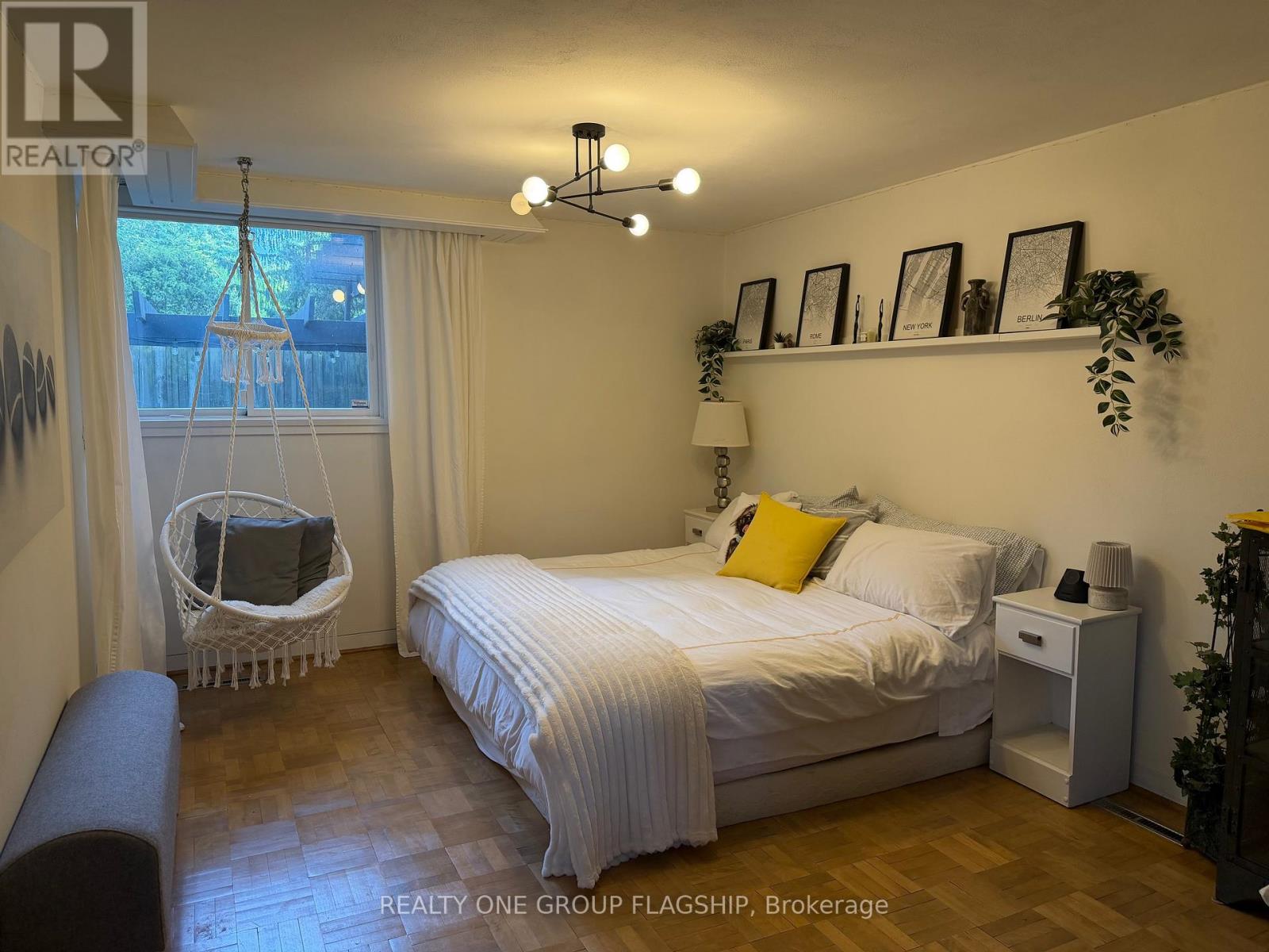 1379 Clarkson Road N, Mississauga, Ontario  L5J 2W6 - Photo 18 - W13162686