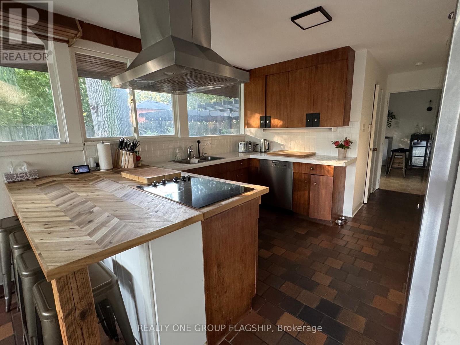 1379 Clarkson Road N, Mississauga, Ontario  L5J 2W6 - Photo 9 - W13162686