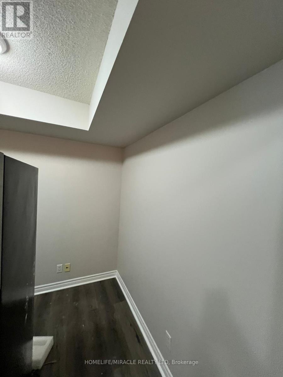 1508 - 33 Elm Drive W, Mississauga, Ontario  L5B 4M2 - Photo 3 - W13162716