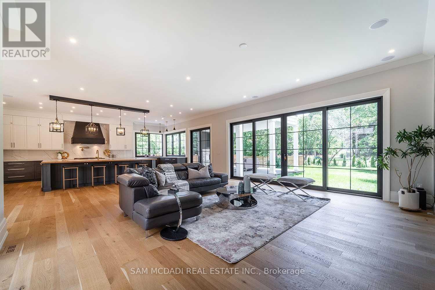 584 Fourth Line, Oakville, Ontario  L6L 5A7 - Photo 13 - W13162726