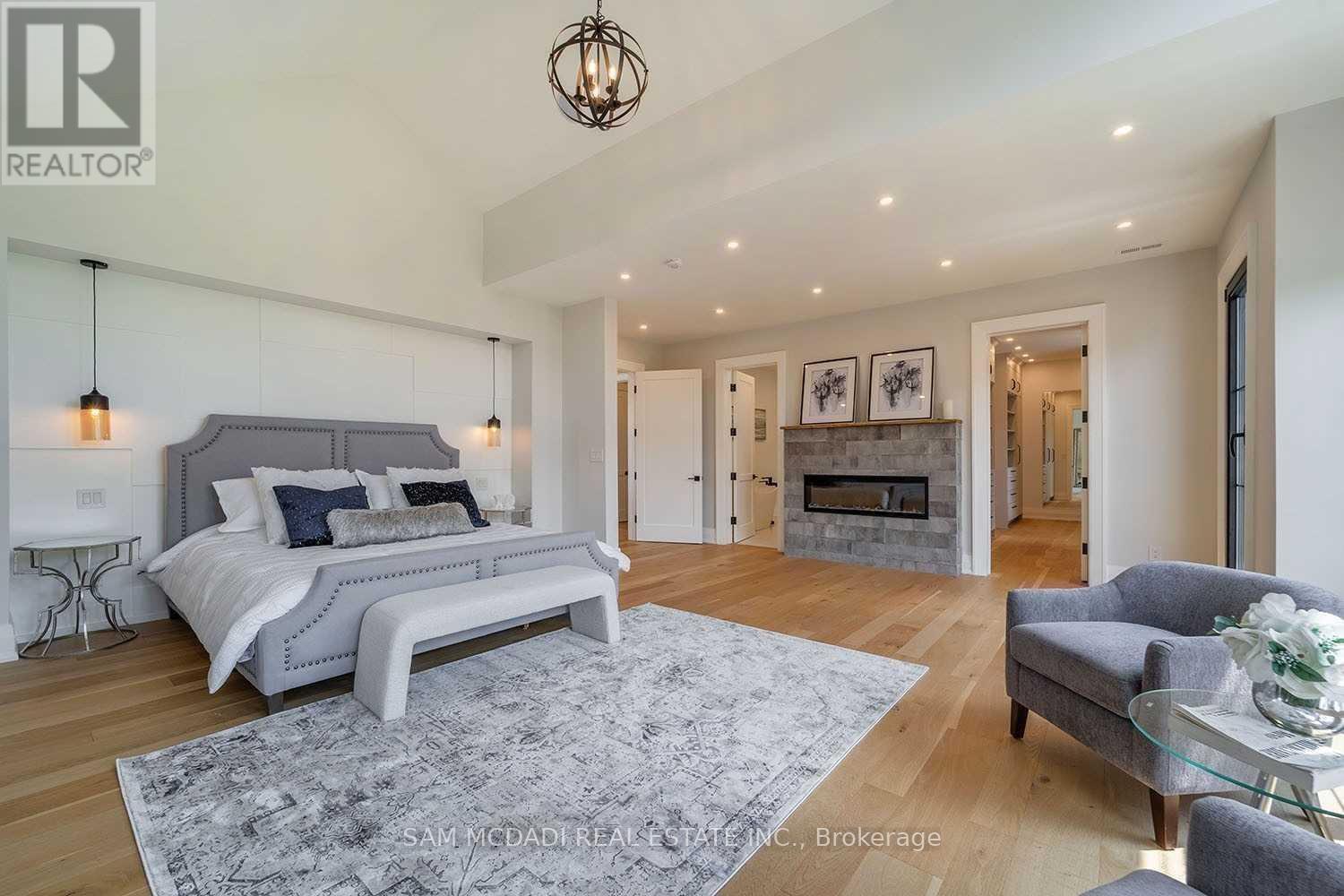 584 Fourth Line, Oakville, Ontario  L6L 5A7 - Photo 17 - W13162726