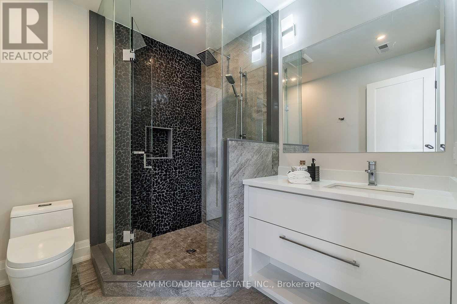 584 Fourth Line, Oakville, Ontario  L6L 5A7 - Photo 23 - W13162726