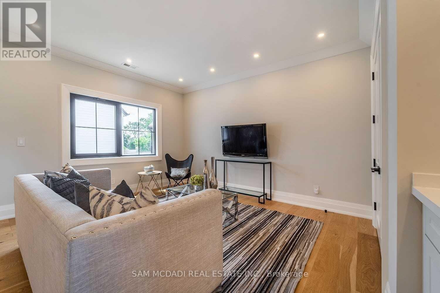 584 Fourth Line, Oakville, Ontario  L6L 5A7 - Photo 32 - W13162726