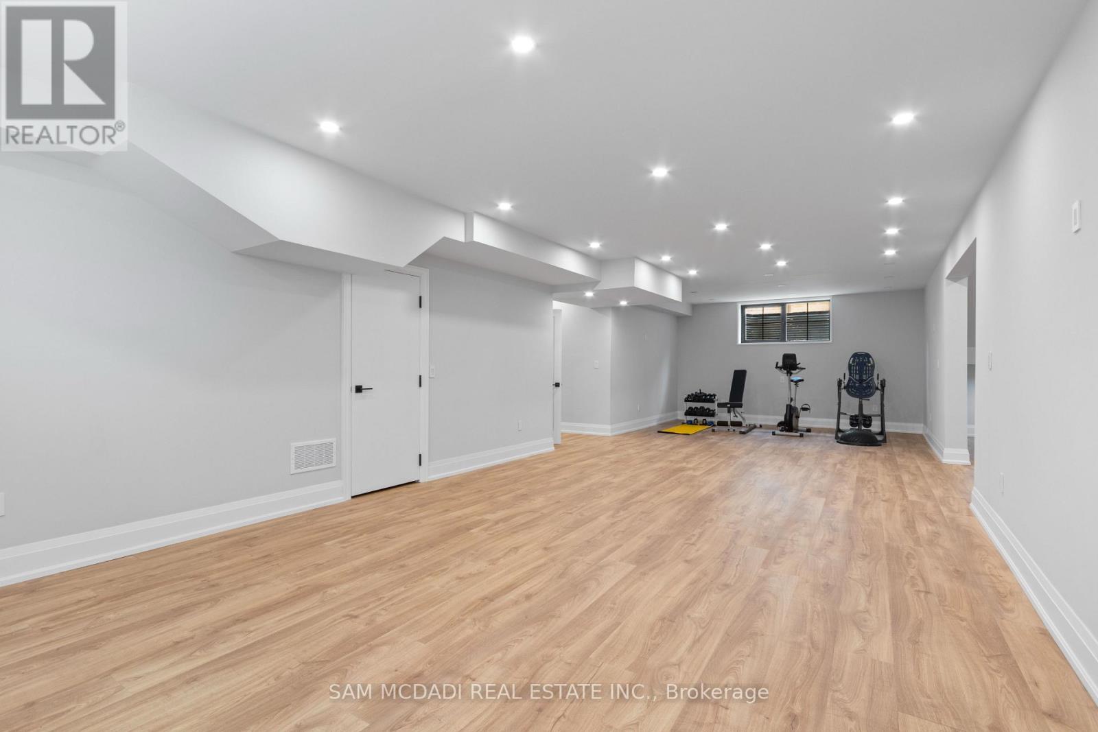 584 Fourth Line, Oakville, Ontario  L6L 5A7 - Photo 39 - W13162726