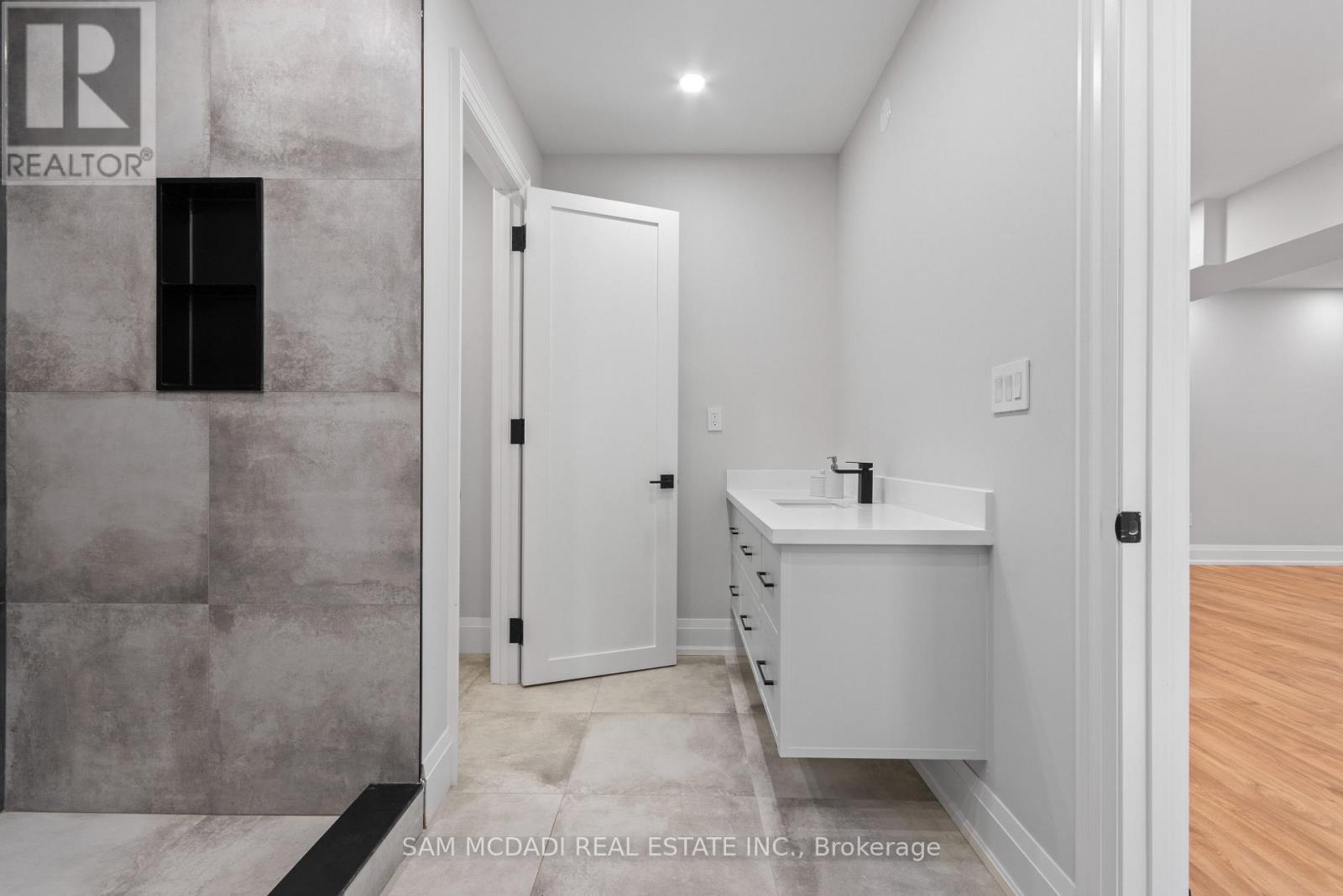 584 Fourth Line, Oakville, Ontario  L6L 5A7 - Photo 44 - W13162726