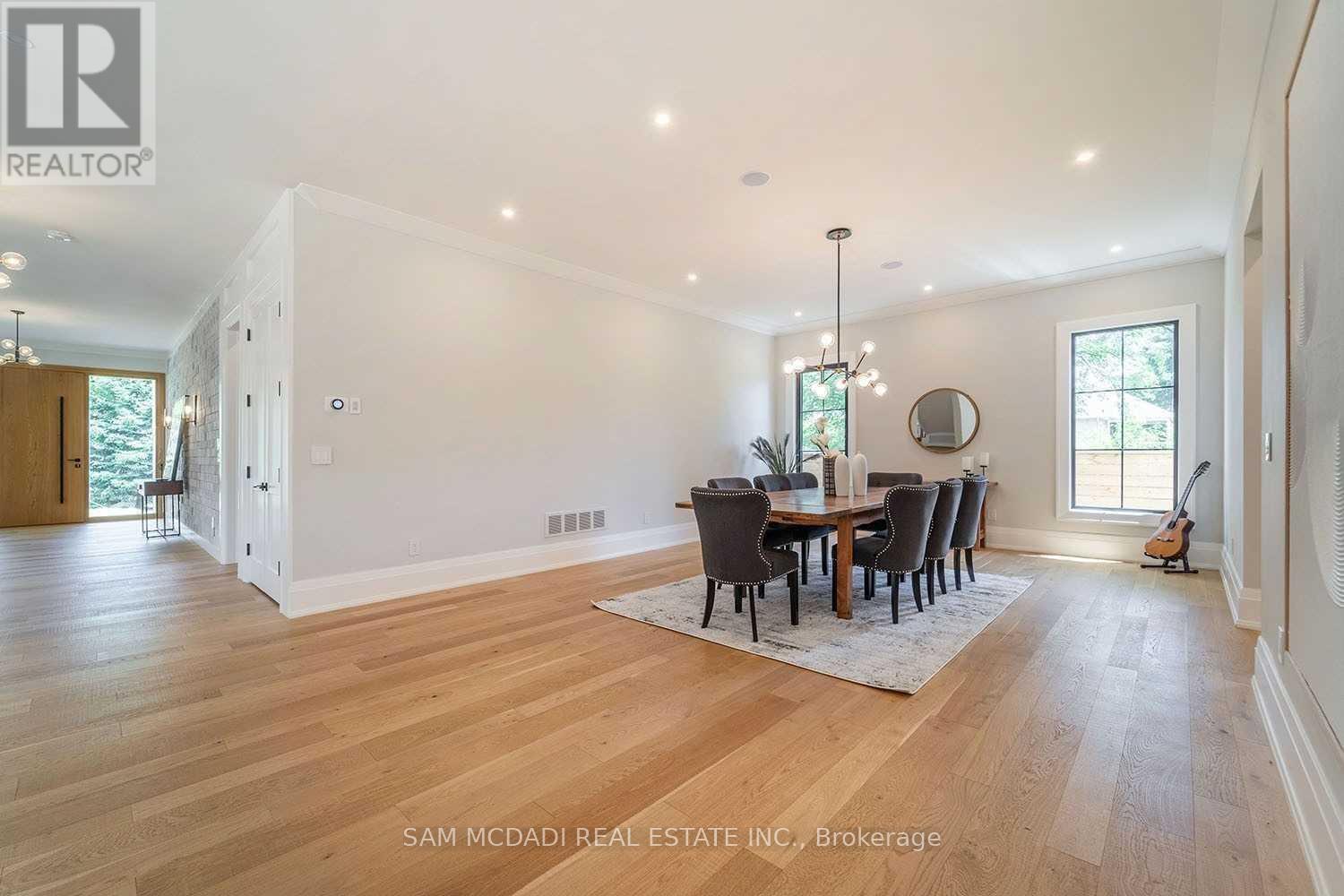 584 Fourth Line, Oakville, Ontario  L6L 5A7 - Photo 6 - W13162726