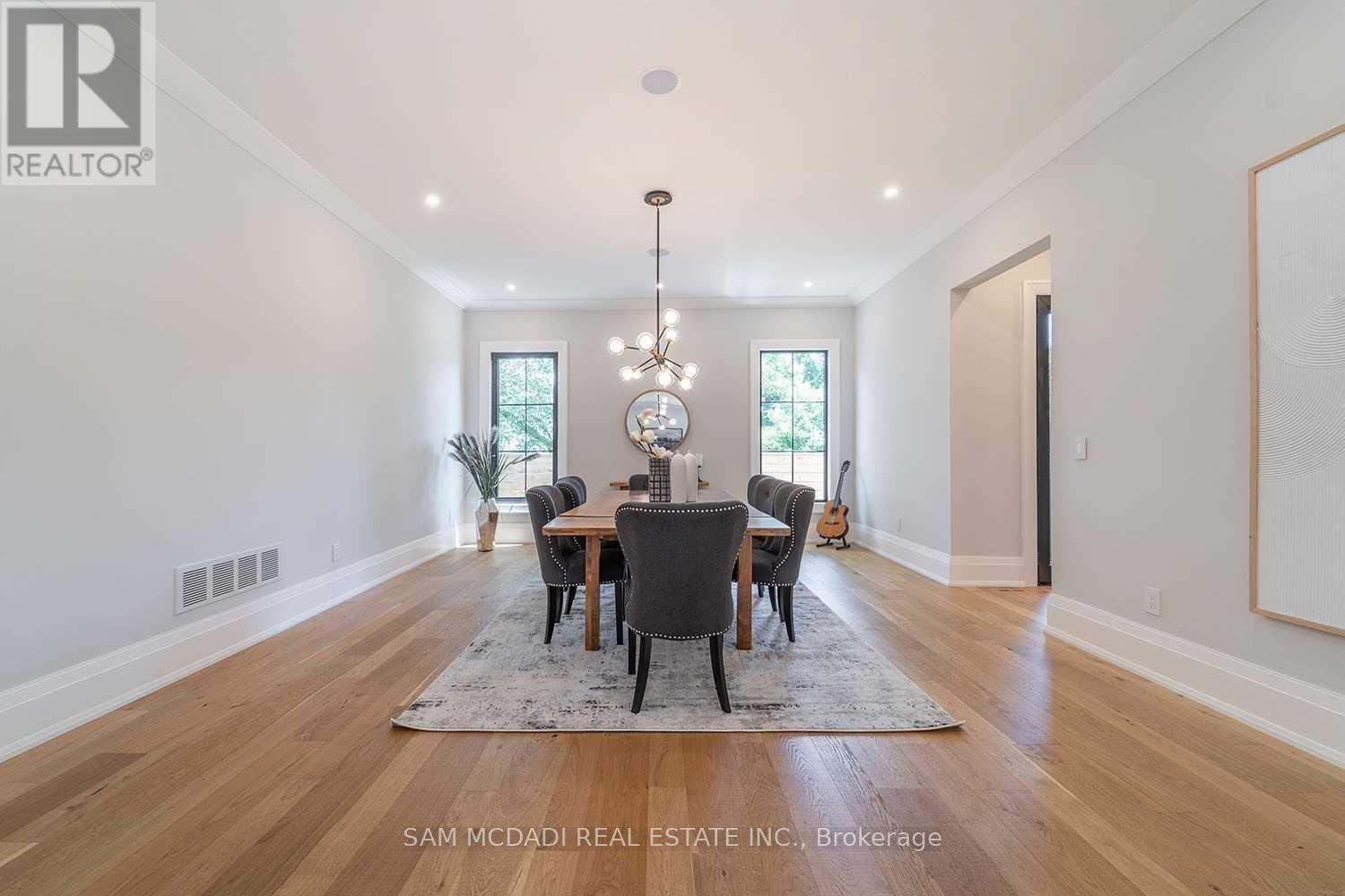 584 Fourth Line, Oakville, Ontario  L6L 5A7 - Photo 7 - W13162726