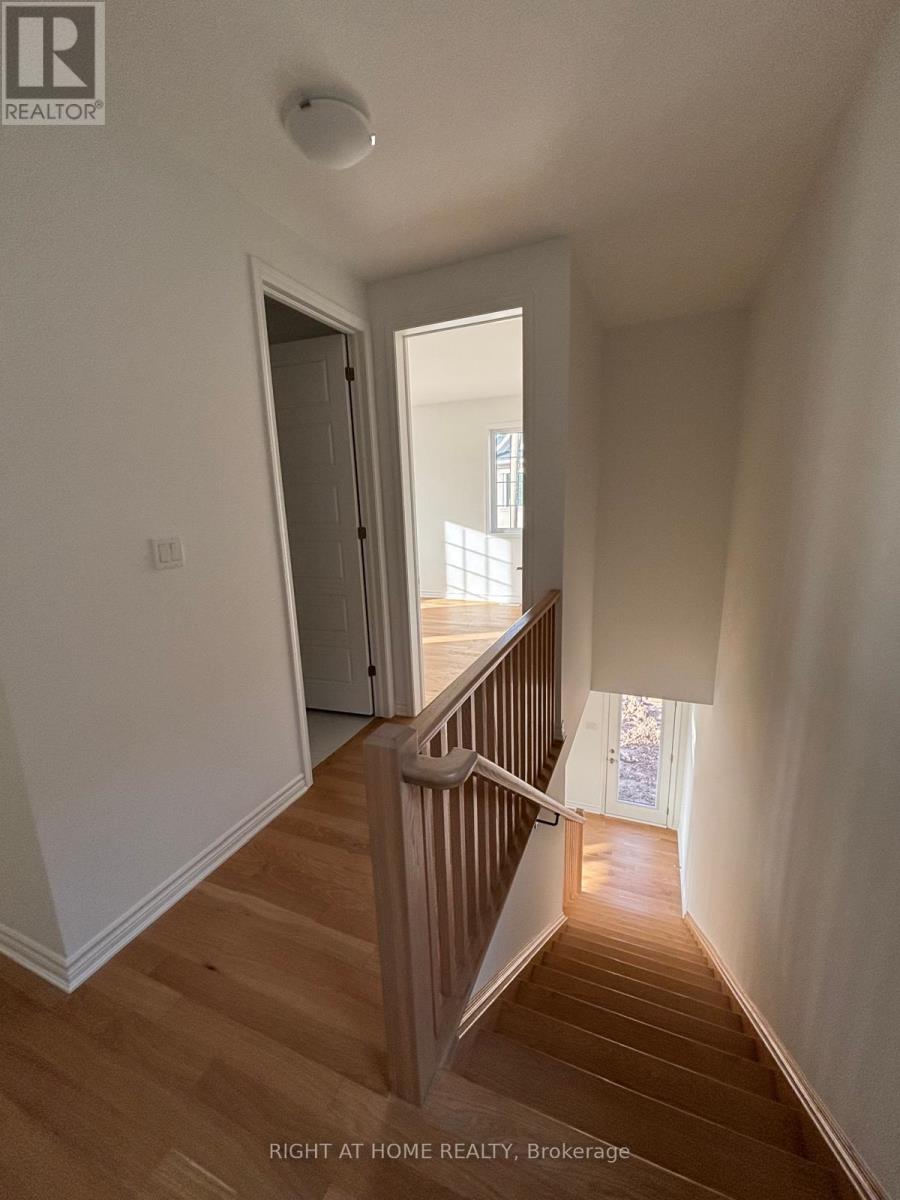 Upper - 1526 Zilio Terrace, Milton, Ontario  L9E 2H8 - Photo 10 - W13162830