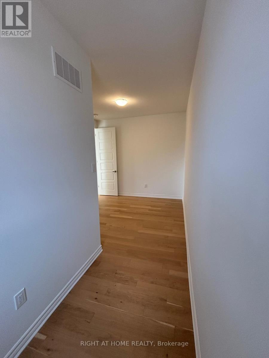 Upper - 1526 Zilio Terrace, Milton, Ontario  L9E 2H8 - Photo 21 - W13162830