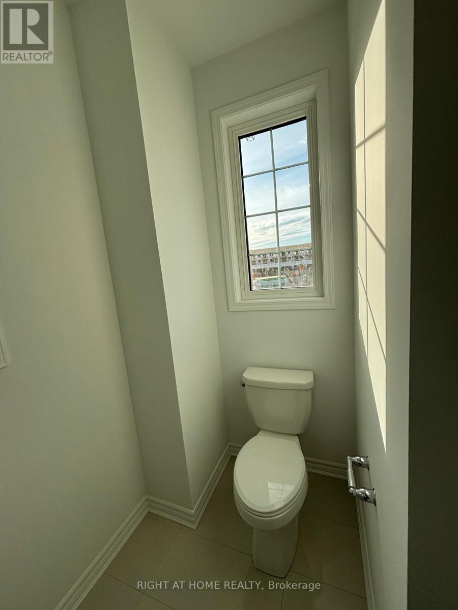 Upper - 1526 Zilio Terrace, Milton, Ontario  L9E 2H8 - Photo 30 - W13162830