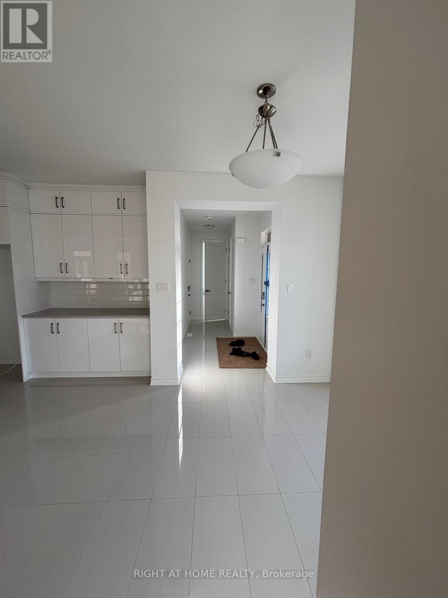 Upper - 1526 Zilio Terrace, Milton, Ontario  L9E 2H8 - Photo 6 - W13162830