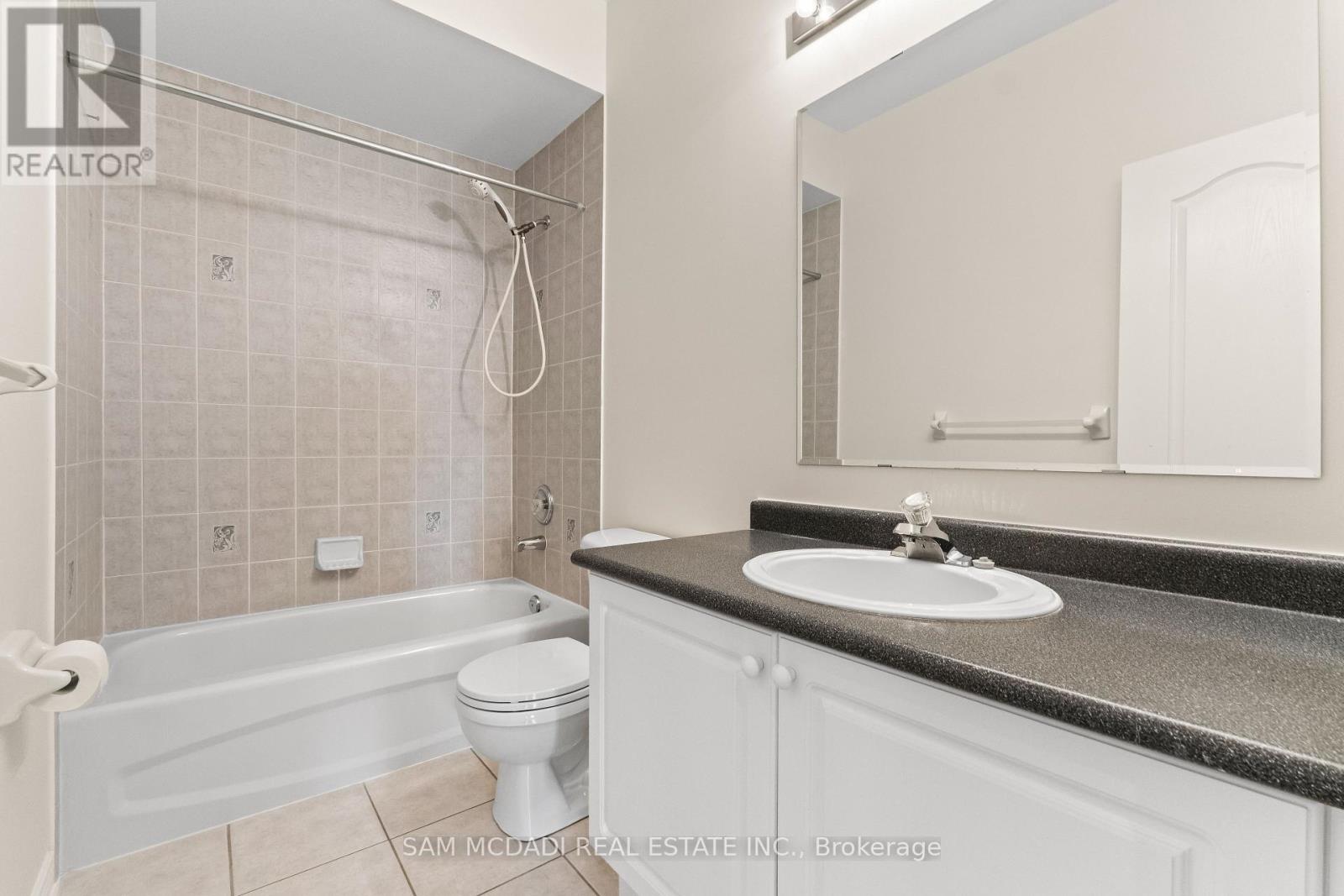 38 Maple Beach Crescent, Brampton, Ontario  L7A 2T8 - Photo 11 - W13162862