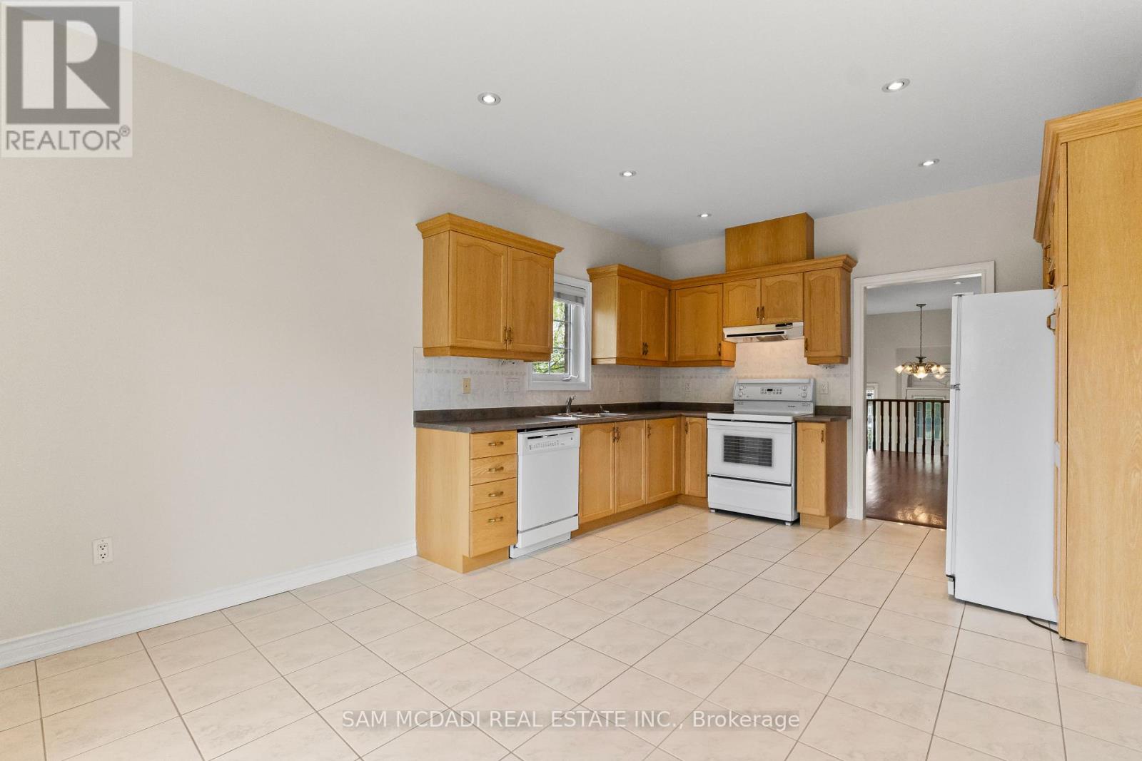 38 Maple Beach Crescent, Brampton, Ontario  L7A 2T8 - Photo 12 - W13162862