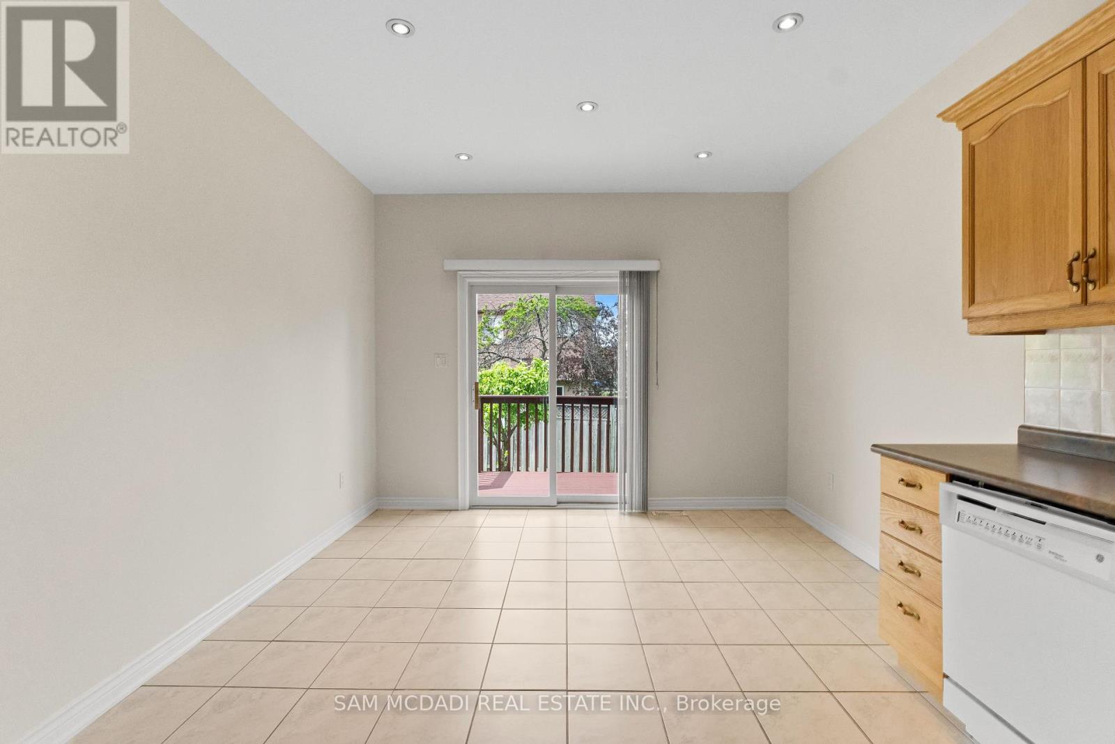 38 Maple Beach Crescent, Brampton, Ontario  L7A 2T8 - Photo 15 - W13162862