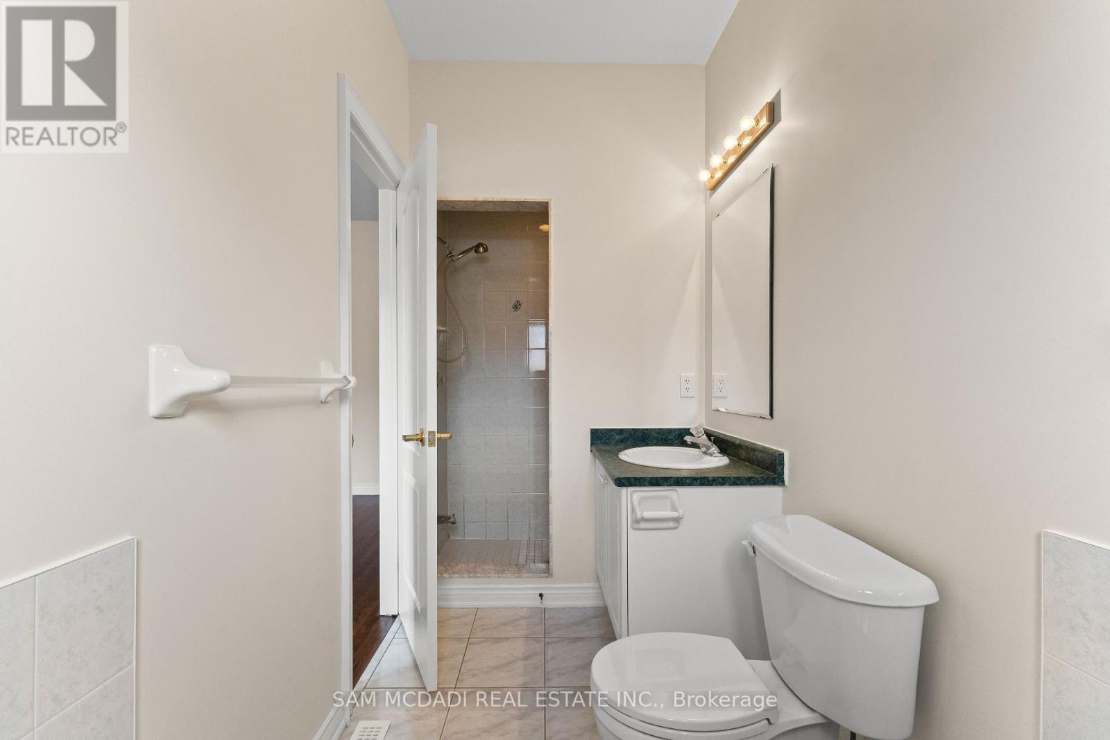 38 Maple Beach Crescent, Brampton, Ontario  L7A 2T8 - Photo 19 - W13162862