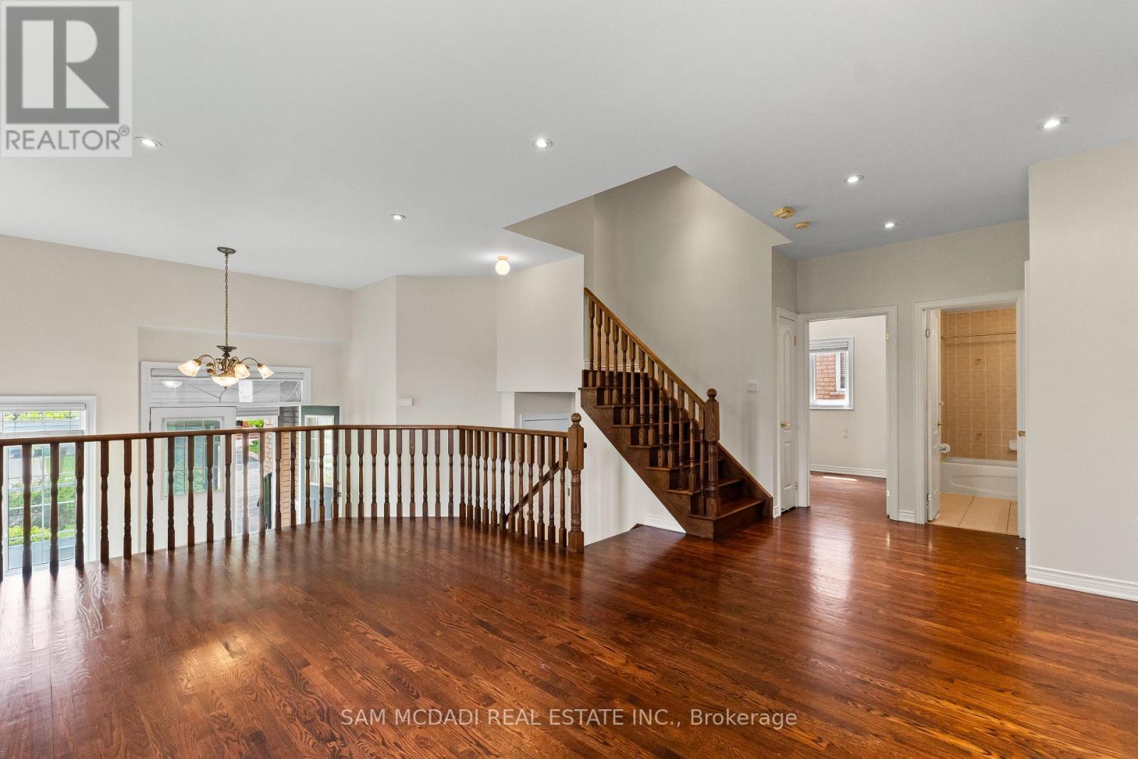 38 Maple Beach Crescent, Brampton, Ontario  L7A 2T8 - Photo 6 - W13162862