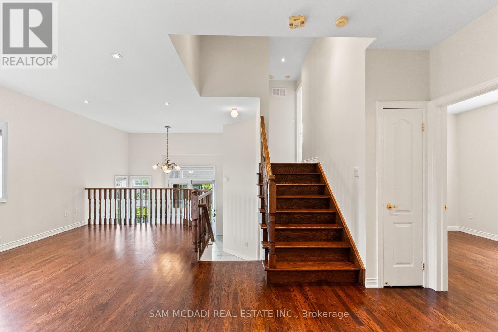 38 Maple Beach Crescent, Brampton, Ontario  L7A 2T8 - Photo 8 - W13162862