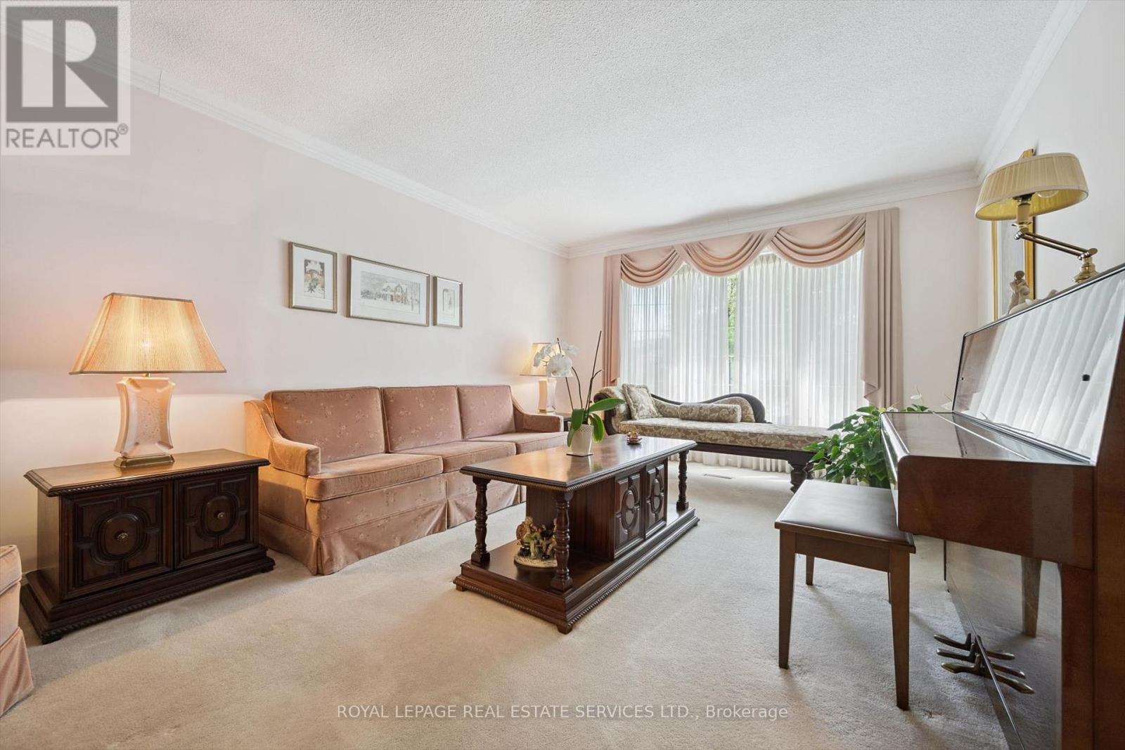 2067 Pen Street, Oakville, Ontario  L6H 3L2 - Photo 7 - W13162924