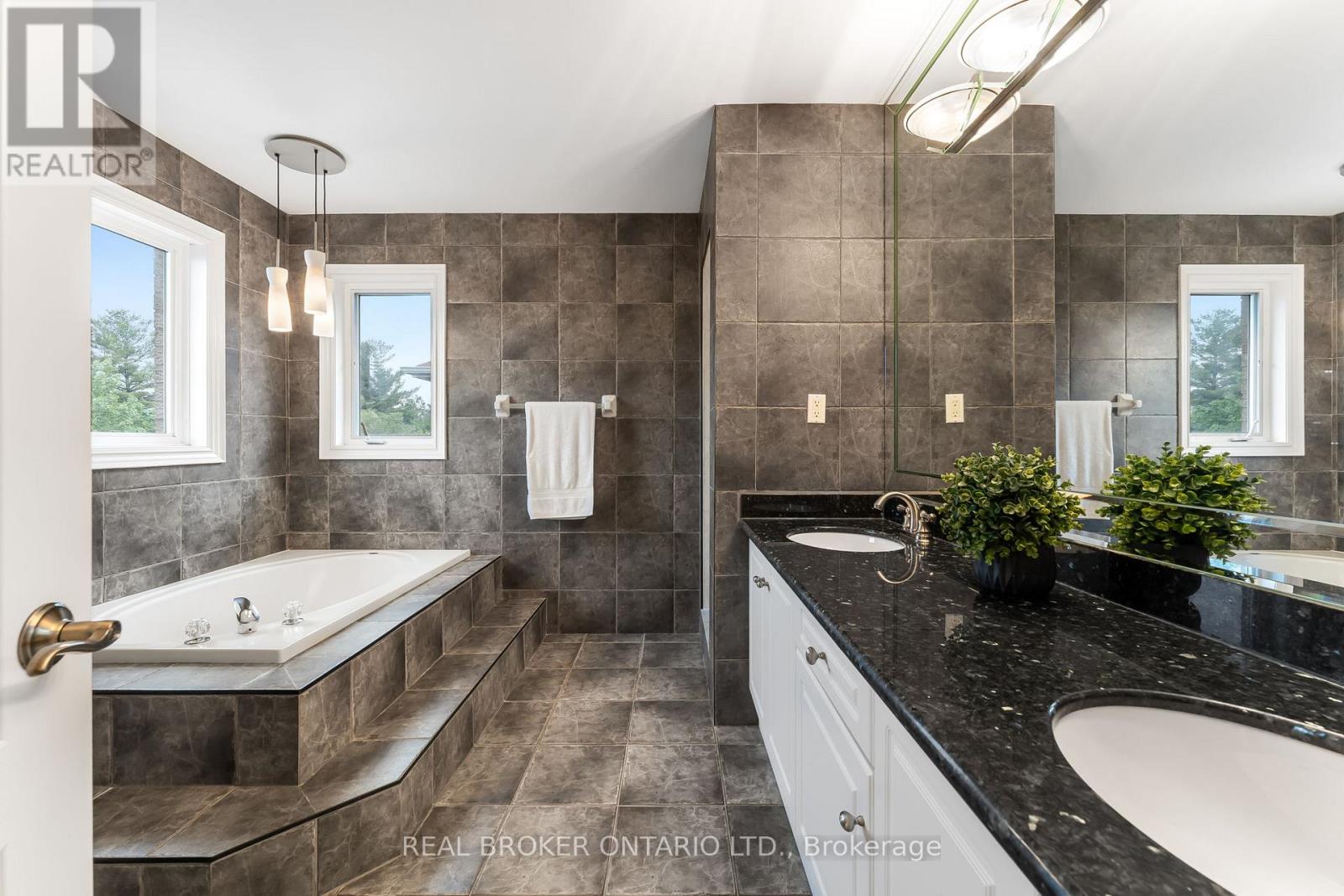 2000 Peak Place, Oakville, Ontario  L6H 5T2 - Photo 20 - W13162958