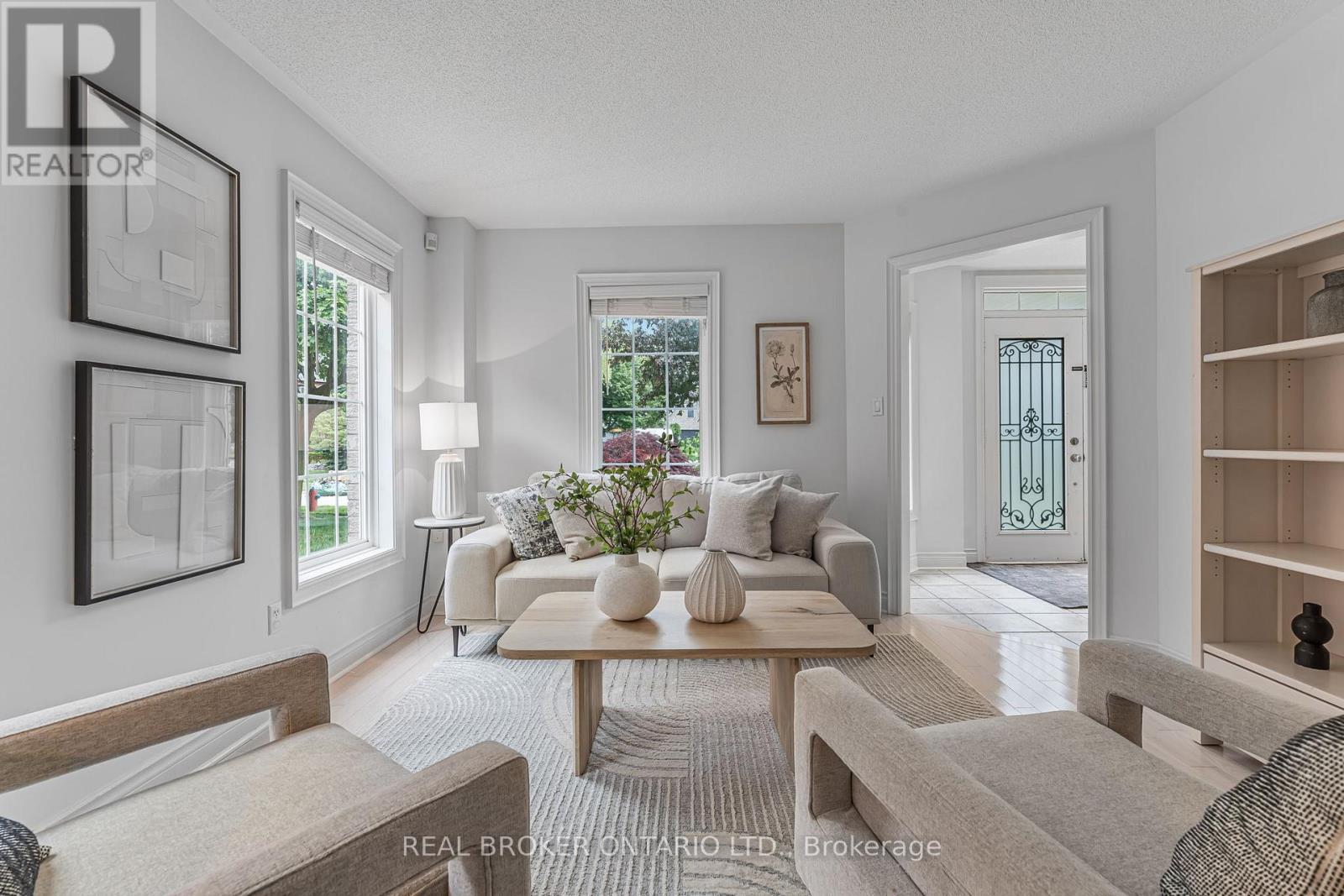 2000 Peak Place, Oakville, Ontario  L6H 5T2 - Photo 4 - W13162958