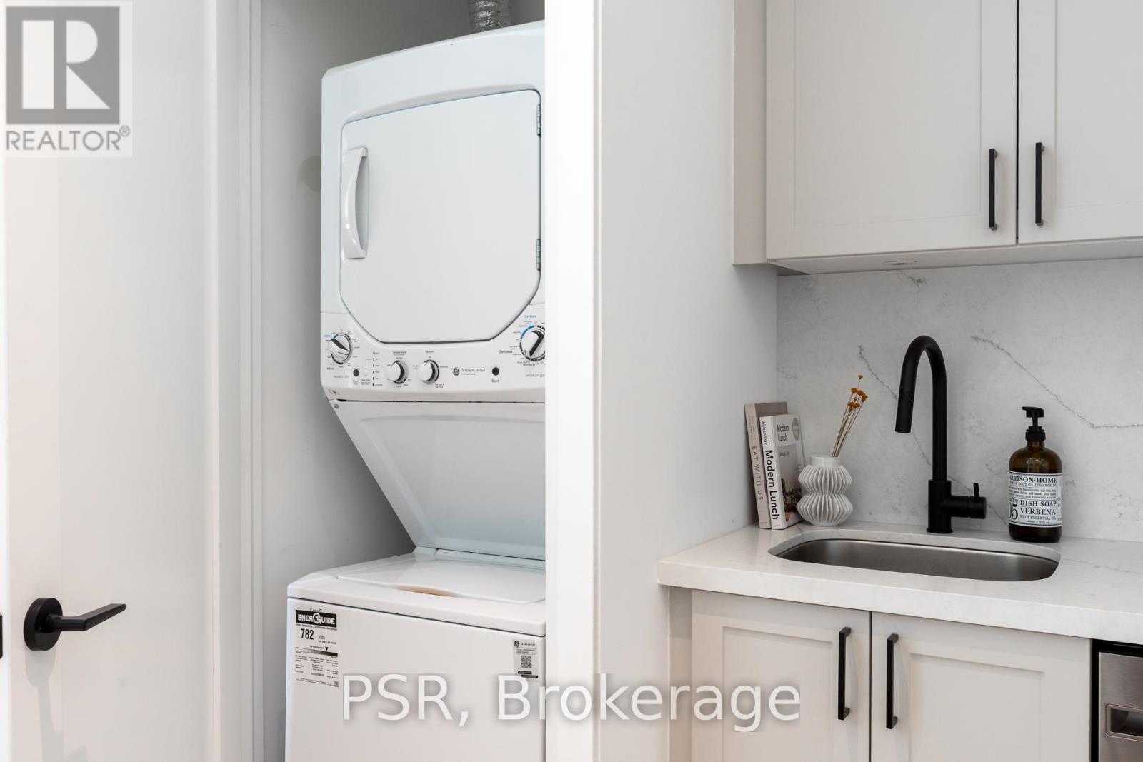 E - 218 Aileen Avenue, Toronto, Ontario  M6M 1G4 - Photo 15 - W13162978