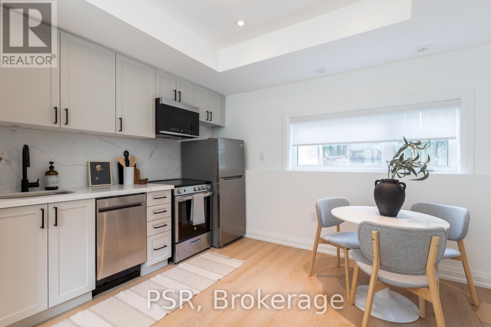 E - 218 Aileen Avenue, Toronto, Ontario  M6M 1G4 - Photo 6 - W13162978