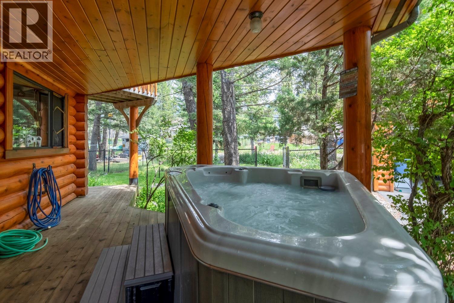 7500 Rivercrest Road, Radium Hot Springs, British Columbia  V0A 1M0 - Photo 2 - 10387345