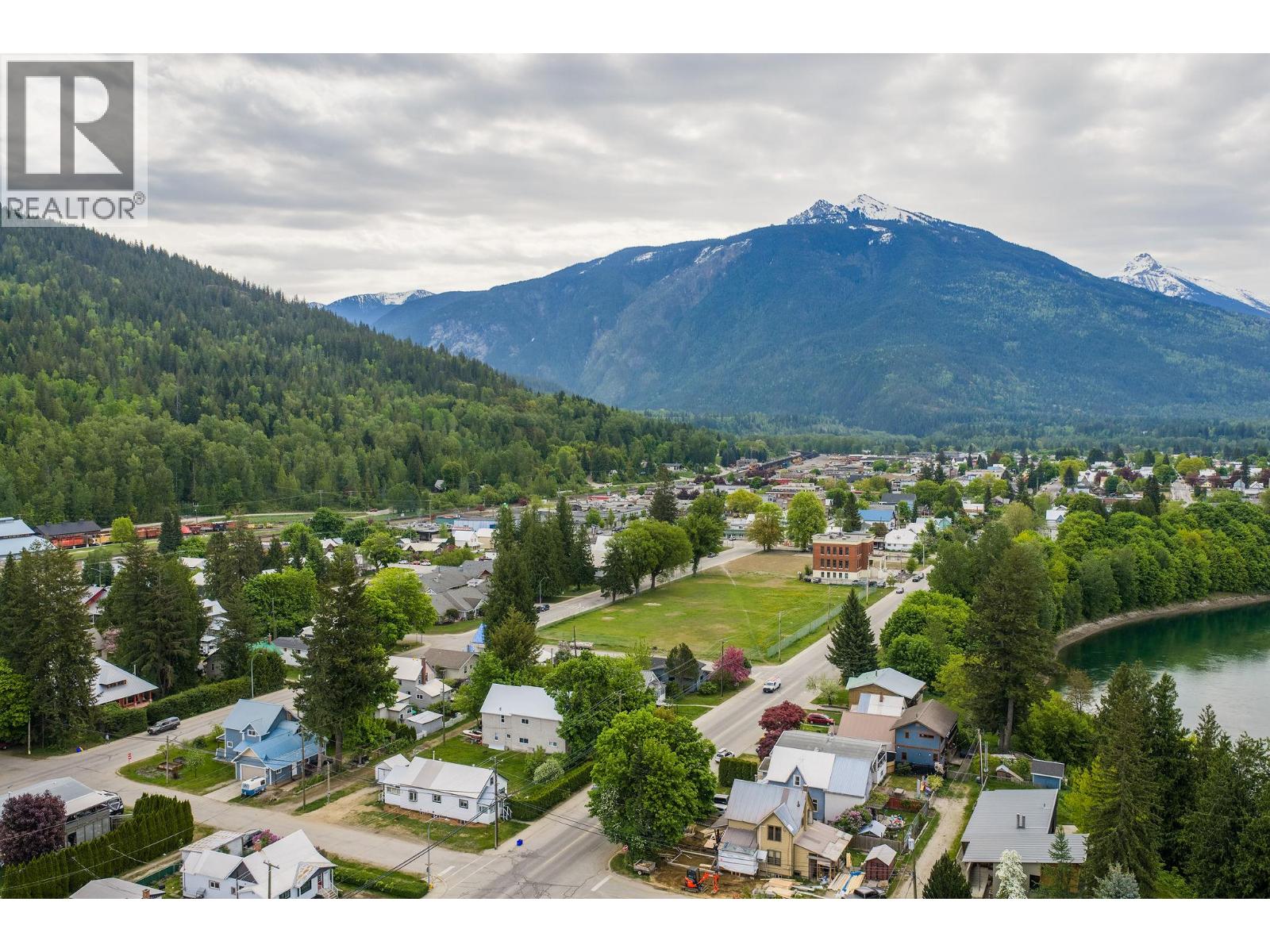 811 Second Street W, Revelstoke, British Columbia  V0E 2S0 - Photo 53 - 10384920