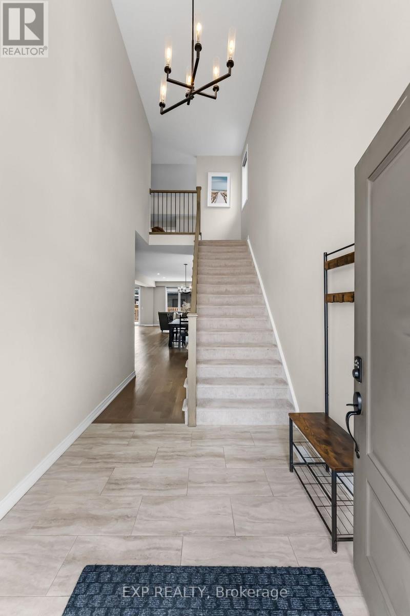 153 Susan Drive, Pelham (Fonthill), Ontario  L3E 0B2 - Photo 4 - X13163032