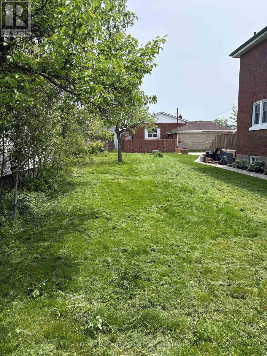 190 Mcalpine Avenue S, Welland, Ontario L3B 1T6 - Photo 2 - X13163102