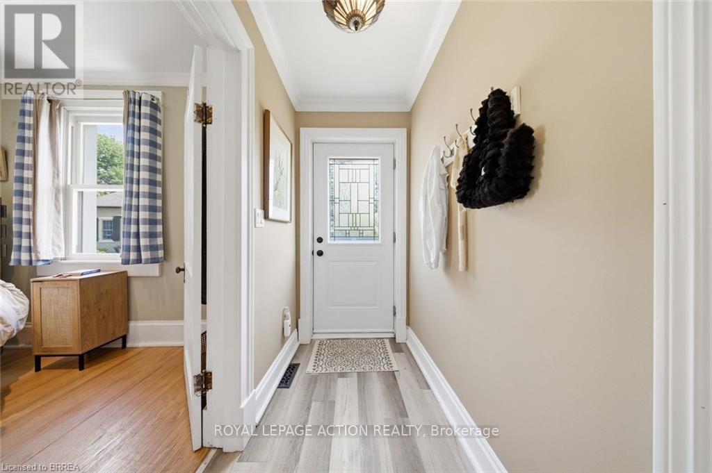 9 Keeton Lane, Brant, Ontario  N3L 1M8 - Photo 8 - X13162812