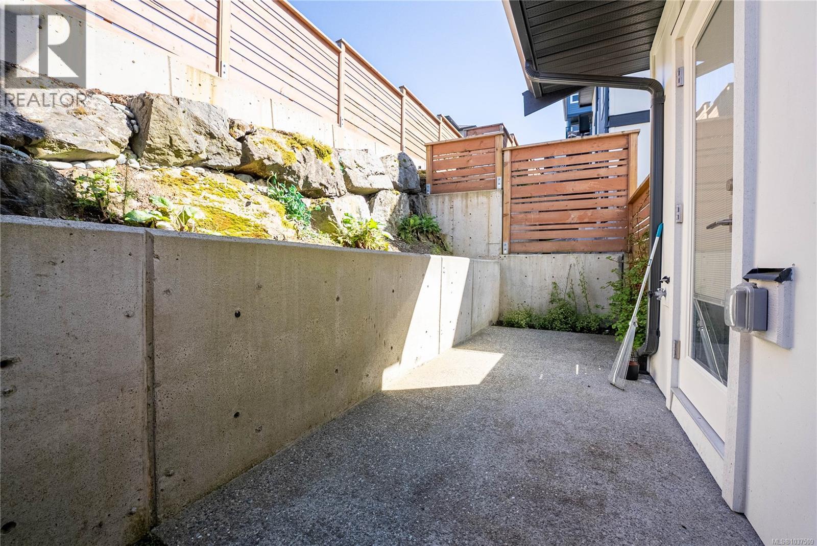 109 3429 Happy Valley Rd, Langford, British Columbia V9C 2X9 - Photo 31 - 1037509