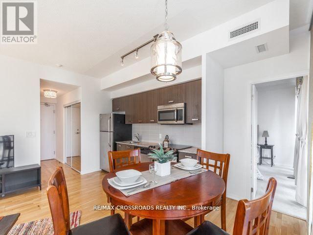 1908 - 832 Bay Street, Toronto, Ontario  M5S 1Z6 - Photo 10 - C13163028