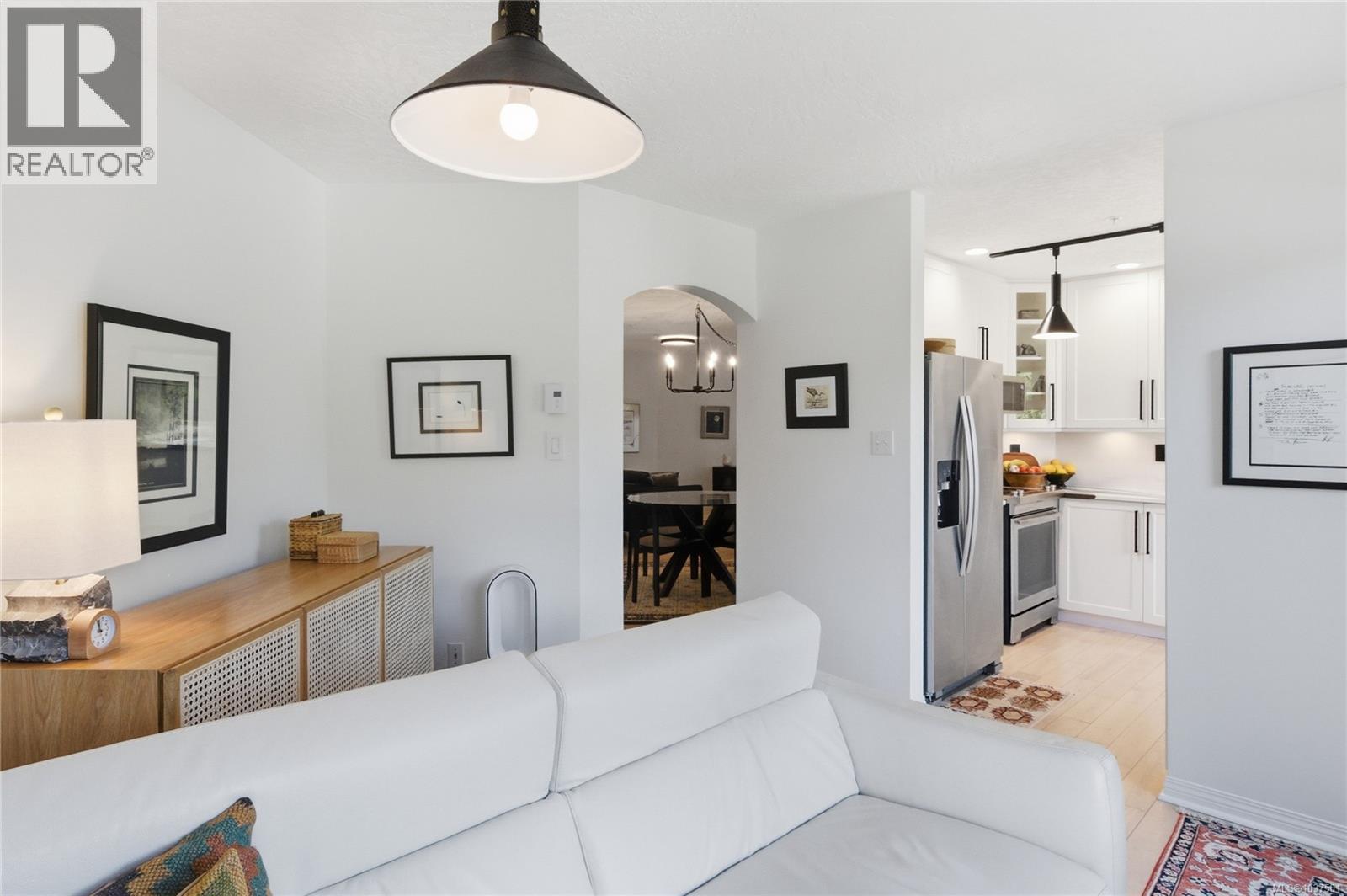 5 1083 Tillicum Rd, Esquimalt, British Columbia  V9A 7L7 - Photo 13 - 1037501