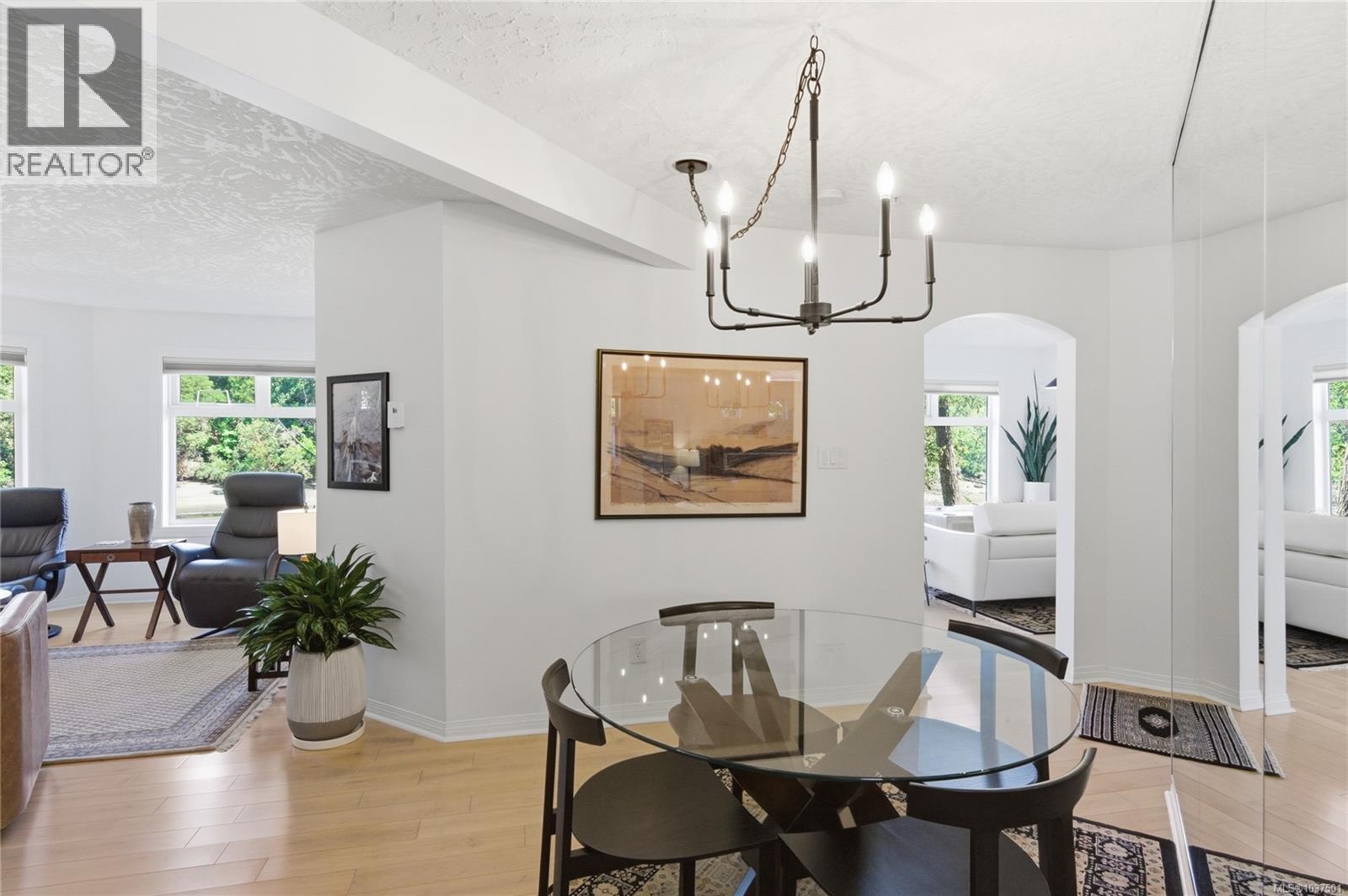 5 1083 Tillicum Rd, Esquimalt, British Columbia  V9A 7L7 - Photo 19 - 1037501